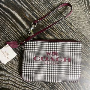 WOMENS COACH PEYTON BLACK WHITE MAROON PLAID CHECKER
ZIP WRISTLET WALLET